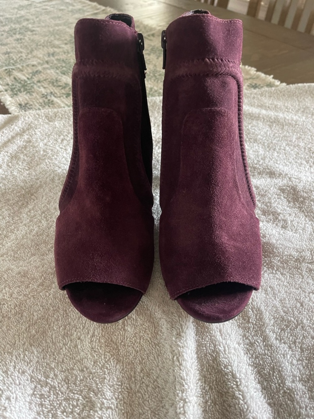 NEW VINCE CAMUTO Leather Suede Ennley 8w Purple Verona Peep Toe Shoes Boots